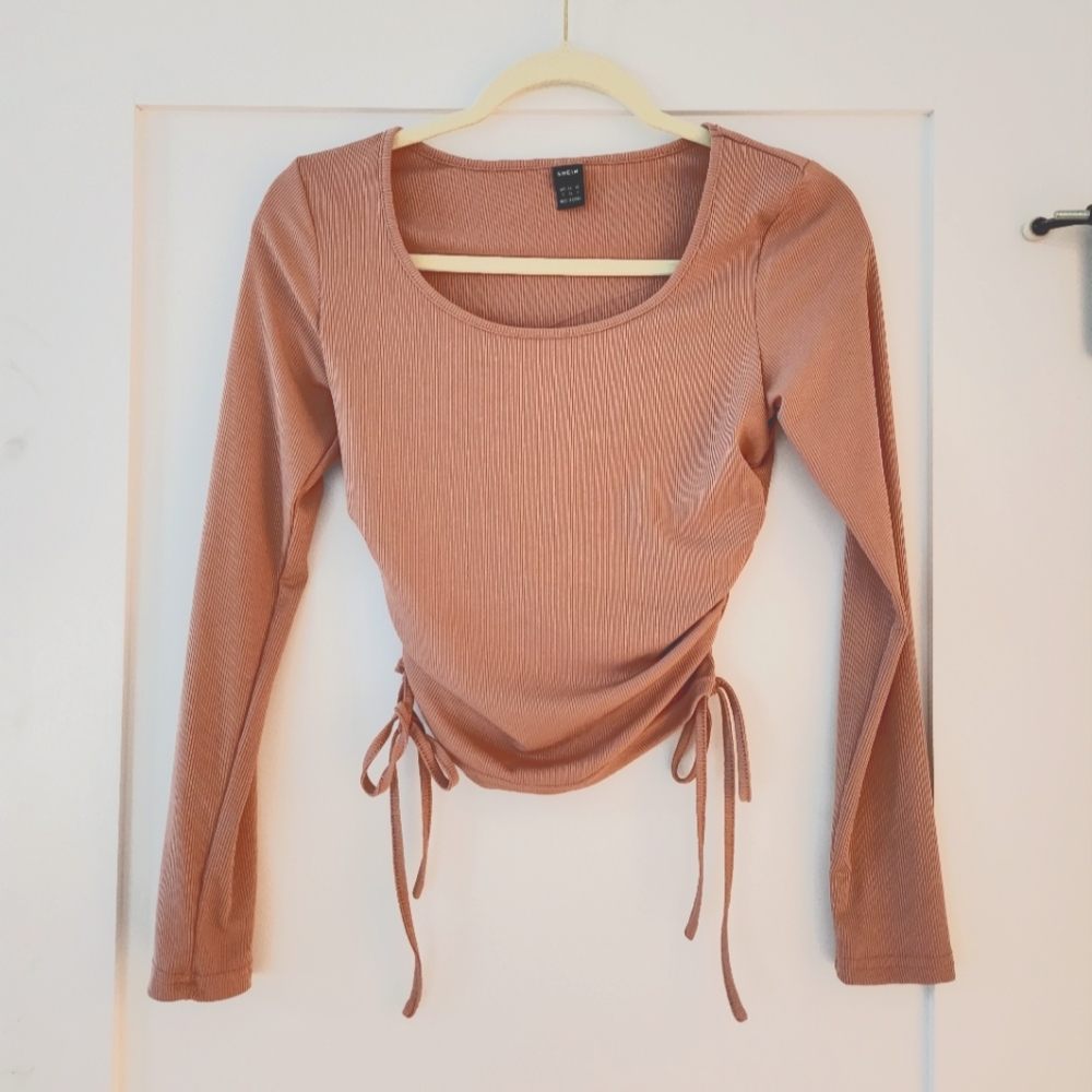 Long sleeve crop tee